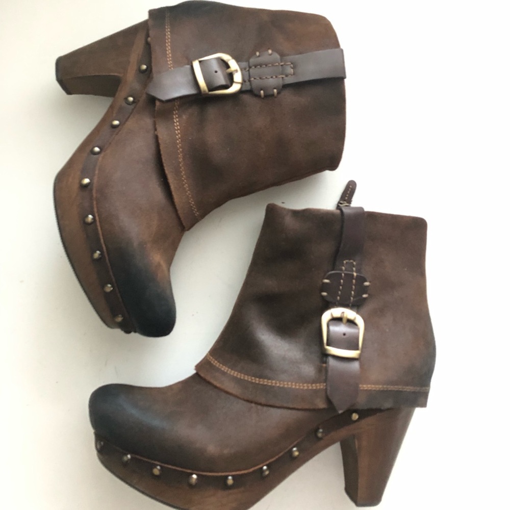 Earthies Brown Leather Ankle Boots with Brass Buckles